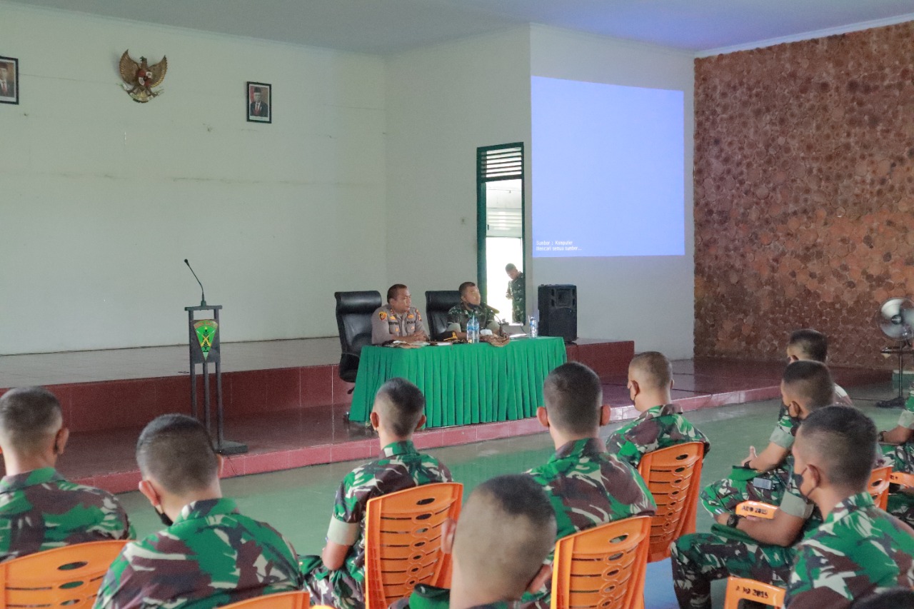 Berikan Pembekalan Kepada Prajurit TNI Yonif 132 BS, Kapolres : Kenali Karakteristik Wilayah Penugasan </a>