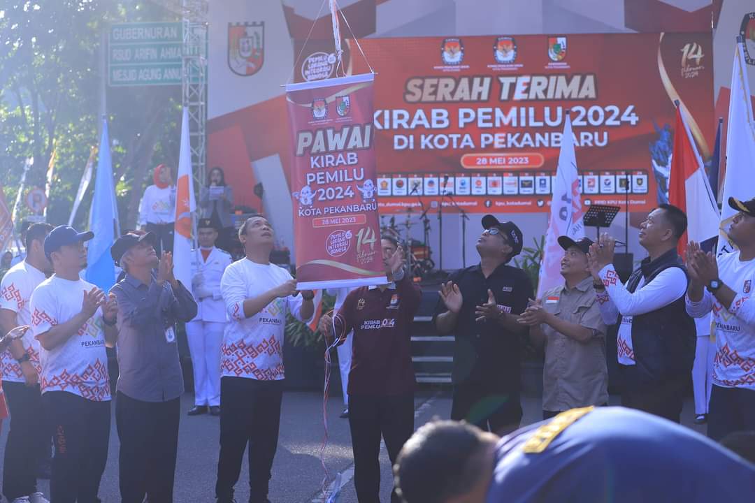 Rangkaian HUT ke 239 Pekanbaru, Pemko Menggelar Jalan Sehat Bersama Warga </a>