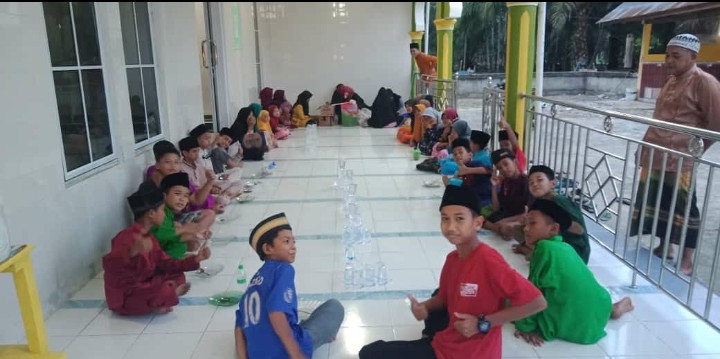 Fanlugar Gelar Buka Bersama dengan 50 Anak dan Pengurus TPQ At Taqwa Desa Lubuk Garam</a>